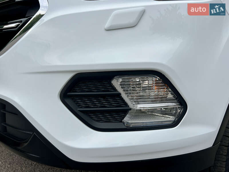 Позашляховик / Кросовер Ford Kuga 2017 в Києві