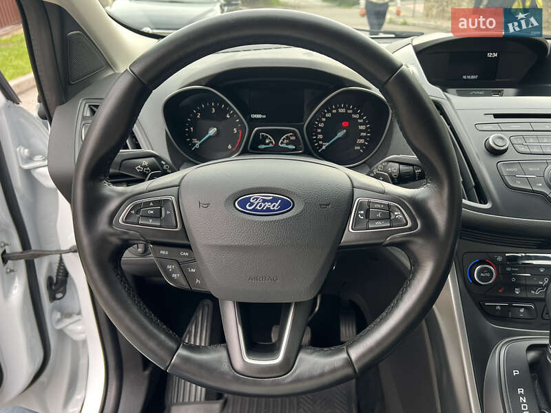 Позашляховик / Кросовер Ford Kuga 2017 в Києві