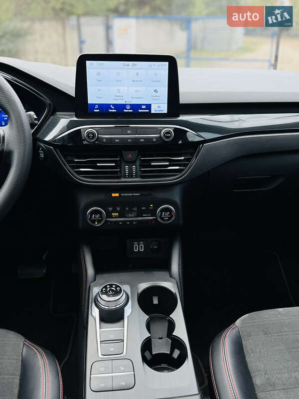 Внедорожник / Кроссовер Ford Kuga 2022 в Лохвице