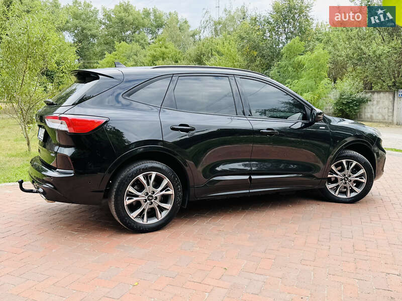 Внедорожник / Кроссовер Ford Kuga 2022 в Лохвице
