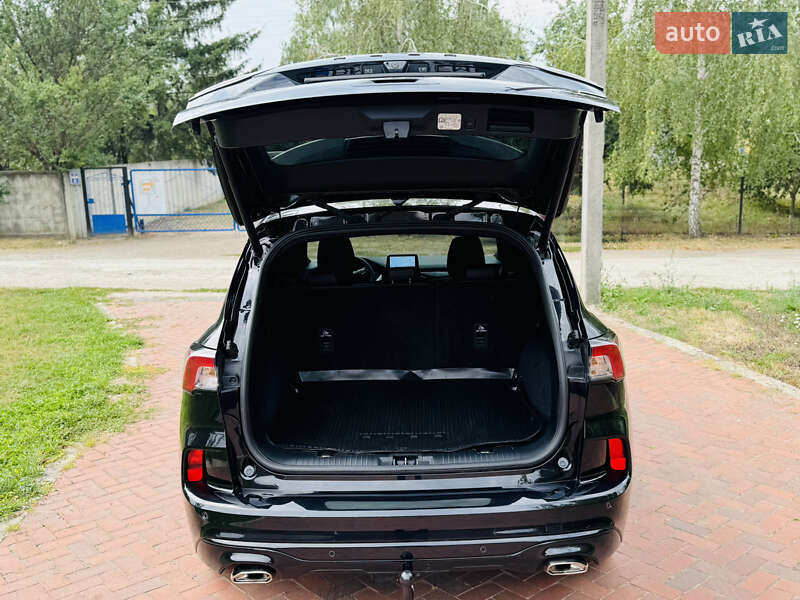Внедорожник / Кроссовер Ford Kuga 2022 в Лохвице