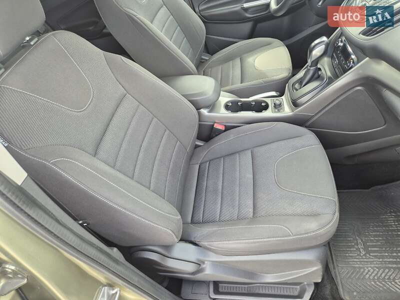 Позашляховик / Кросовер Ford Kuga 2013 в Львові