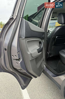 Внедорожник / Кроссовер Ford Kuga 2012 в 