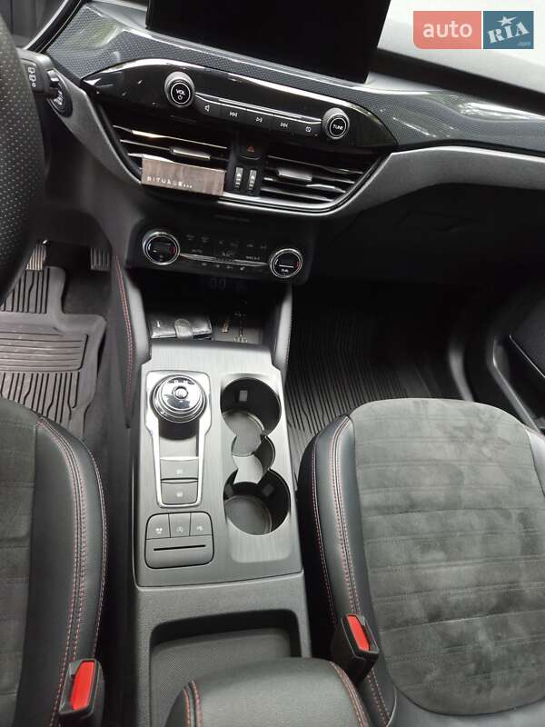 Внедорожник / Кроссовер Ford Kuga 2021 в Киеве