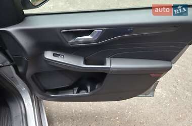 Позашляховик / Кросовер Ford Kuga 2021 в Києві