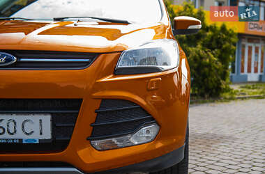 Внедорожник / Кроссовер Ford Kuga 2015 в 
