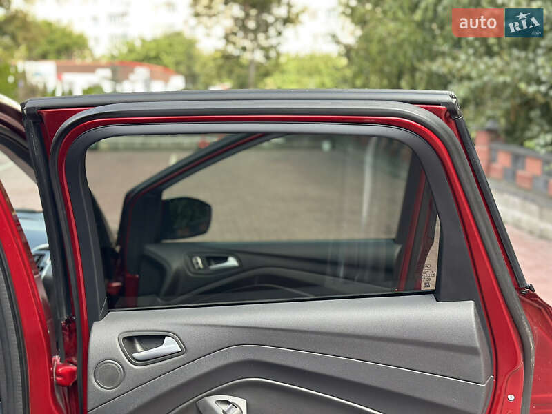 Внедорожник / Кроссовер Ford Kuga 2015 в Ровно