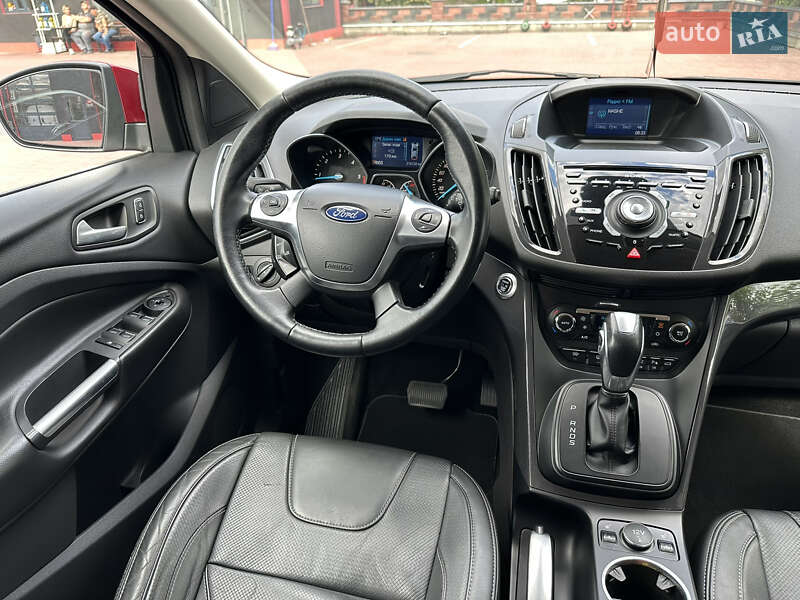 Внедорожник / Кроссовер Ford Kuga 2015 в Ровно