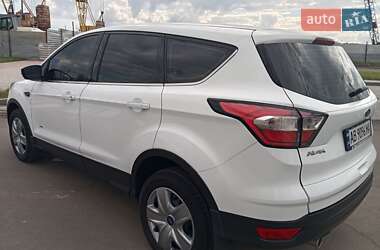 Внедорожник / Кроссовер Ford Kuga 2017 в 
