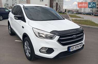 Внедорожник / Кроссовер Ford Kuga 2017 в 