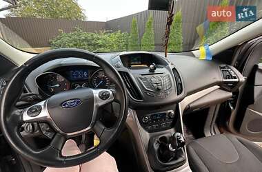 Внедорожник / Кроссовер Ford Kuga 2015 в 