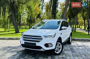 Внедорожник / Кроссовер Ford Kuga 2019 в 