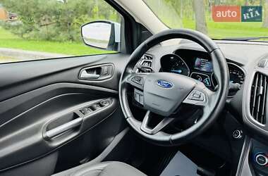 Внедорожник / Кроссовер Ford Kuga 2019 в 