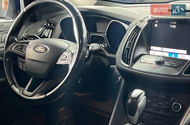 Внедорожник / Кроссовер Ford Kuga 2017 в 