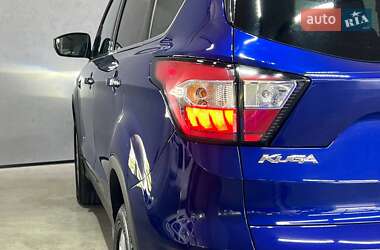 Внедорожник / Кроссовер Ford Kuga 2017 в 