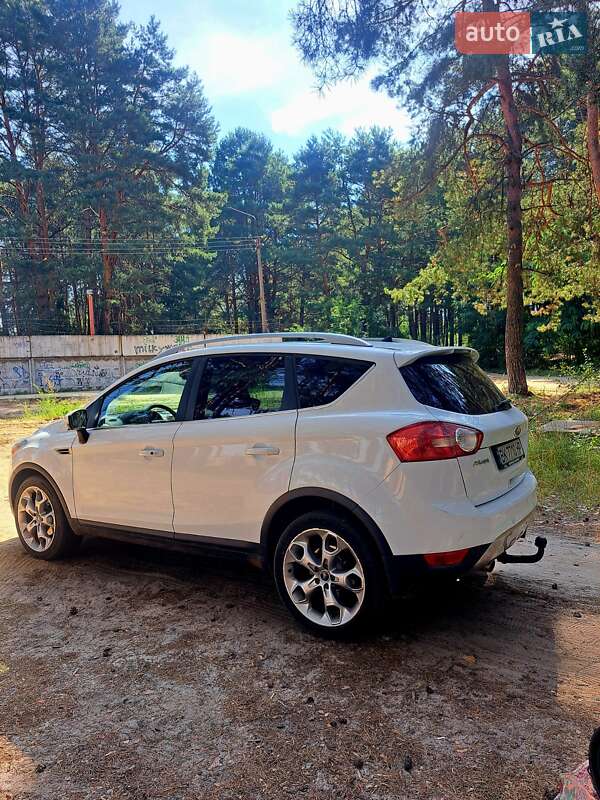 Внедорожник / Кроссовер Ford Kuga 2011 в Вараше