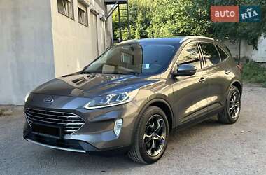 Позашляховик / Кросовер Ford Kuga 2020 в Тернополі