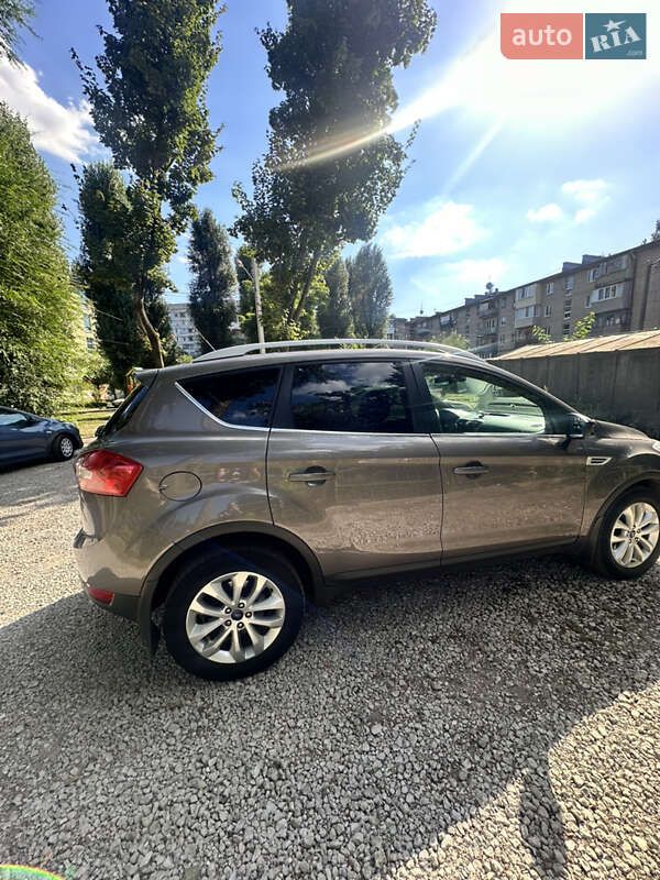 Внедорожник / Кроссовер Ford Kuga 2012 в Днепре