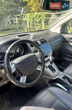 Внедорожник / Кроссовер Ford Kuga 2012 в 