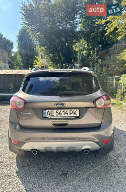 Внедорожник / Кроссовер Ford Kuga 2012 в 