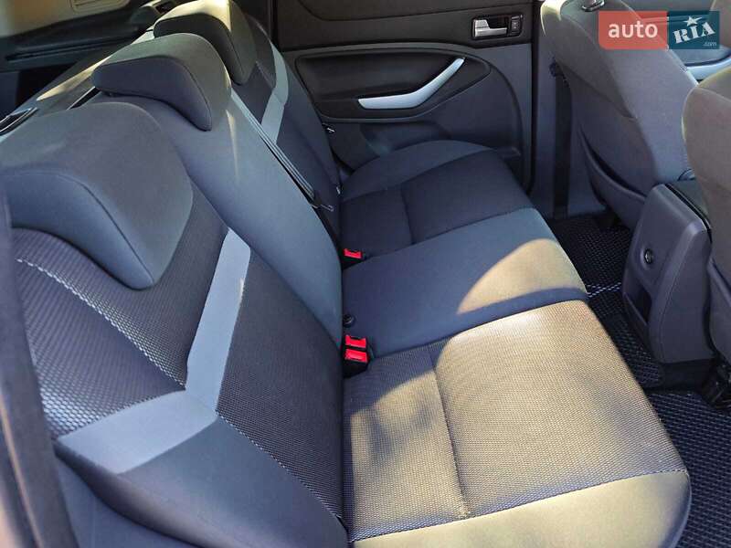 Внедорожник / Кроссовер Ford Kuga 2010 в Изюме