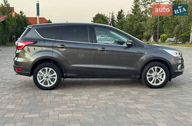 Внедорожник / Кроссовер Ford Kuga 2018 в 