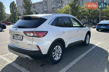 Внедорожник / Кроссовер Ford Kuga 2021 в 