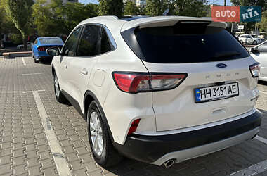 Внедорожник / Кроссовер Ford Kuga 2021 в 