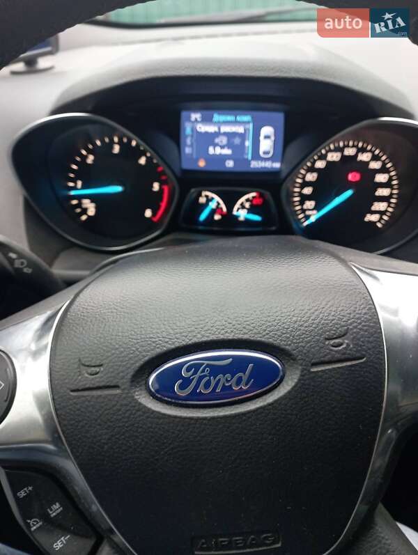 Внедорожник / Кроссовер Ford Kuga 2013 в Бершади