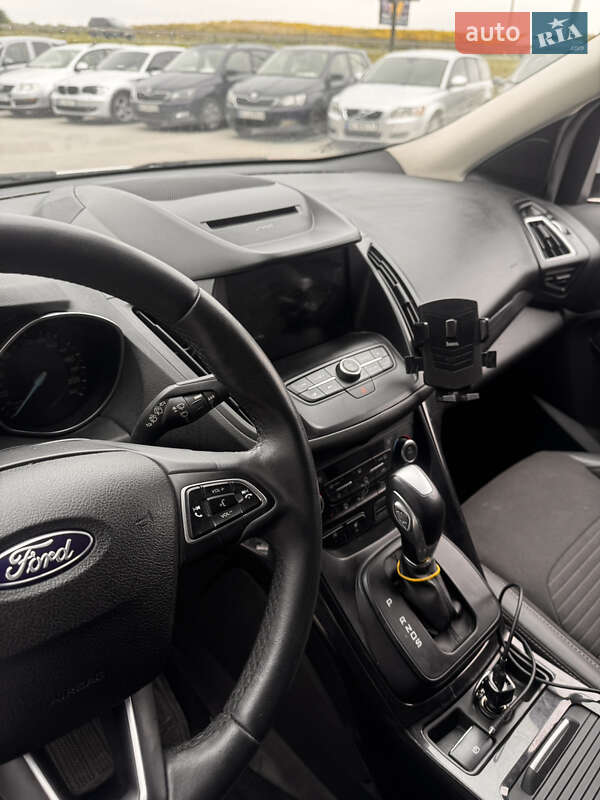 Внедорожник / Кроссовер Ford Kuga 2019 в Львове