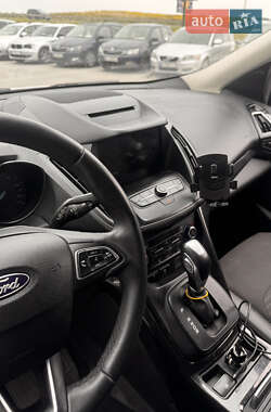 Внедорожник / Кроссовер Ford Kuga 2019 в 