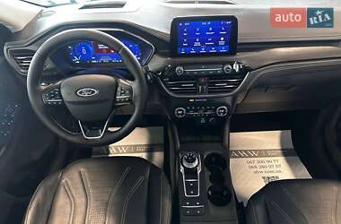 Внедорожник / Кроссовер Ford Kuga 2020 в 