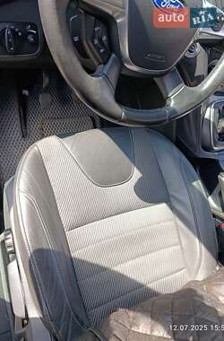 Внедорожник / Кроссовер Ford Kuga 2013 в 