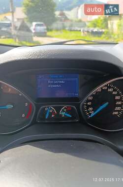 Внедорожник / Кроссовер Ford Kuga 2013 в 