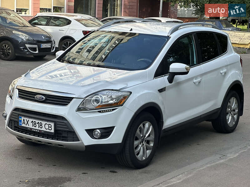 Внедорожник / Кроссовер Ford Kuga 2010 в Львове