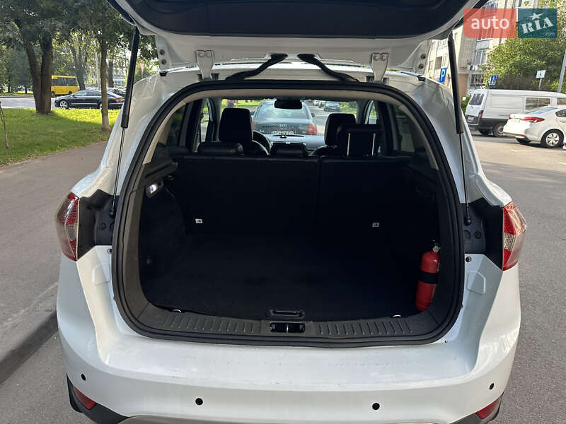 Внедорожник / Кроссовер Ford Kuga 2010 в Львове