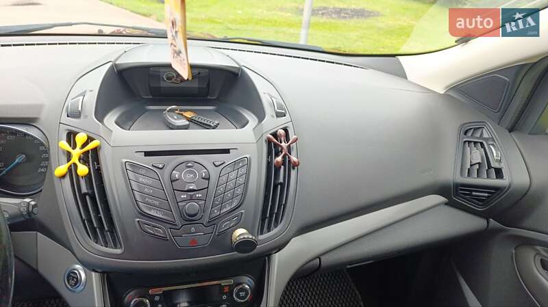 Внедорожник / Кроссовер Ford Kuga 2015 в Нововолынске фото 27 Внедорожник / Кроссовер Ford Kuga 2015 в Нововолынске