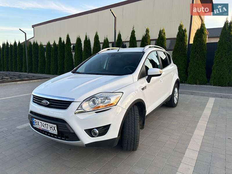 Внедорожник / Кроссовер Ford Kuga 2010 в Каменец-Подольском