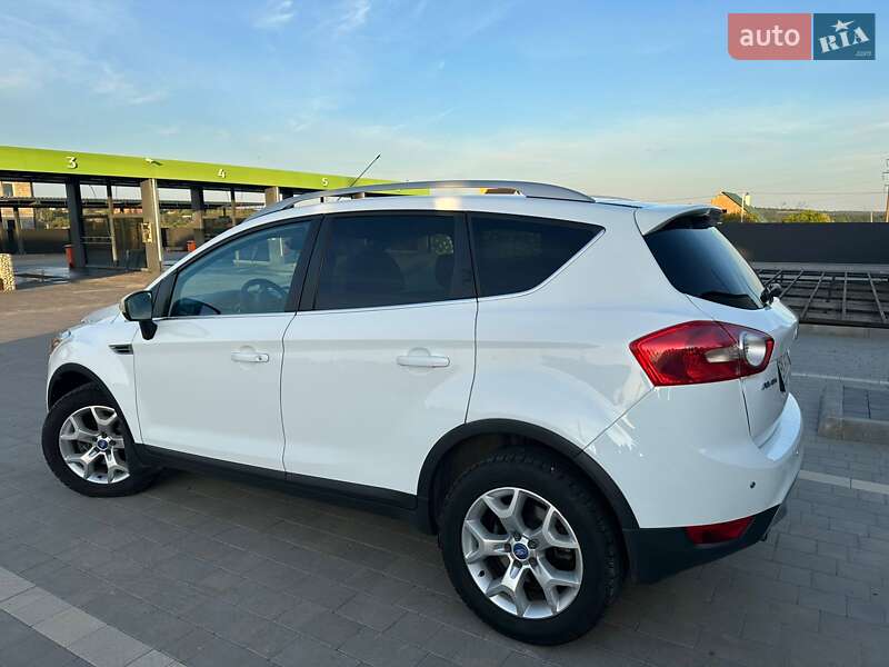 Внедорожник / Кроссовер Ford Kuga 2010 в Каменец-Подольском