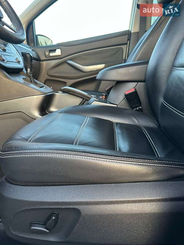 Внедорожник / Кроссовер Ford Kuga 2010 в Каменец-Подольском