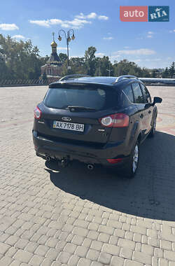 Внедорожник / Кроссовер Ford Kuga 2010 в 