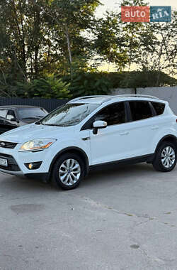 Внедорожник / Кроссовер Ford Kuga 2011 в 