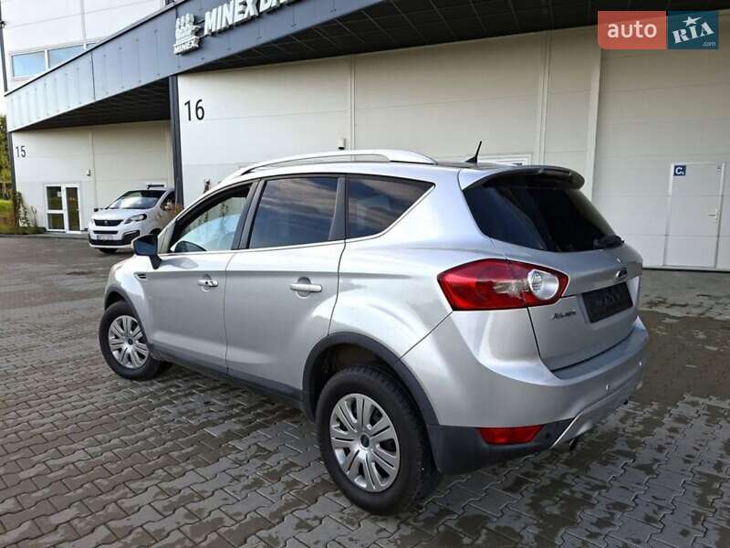 Внедорожник / Кроссовер Ford Kuga 2010 в 