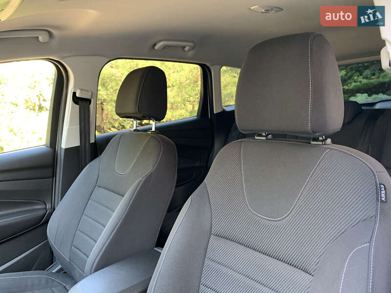 Внедорожник / Кроссовер Ford Kuga 2013 в Николаеве