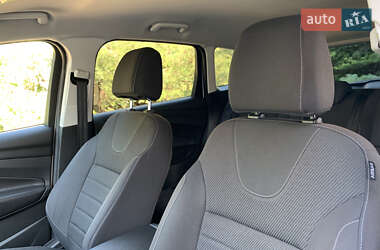 Внедорожник / Кроссовер Ford Kuga 2013 в 