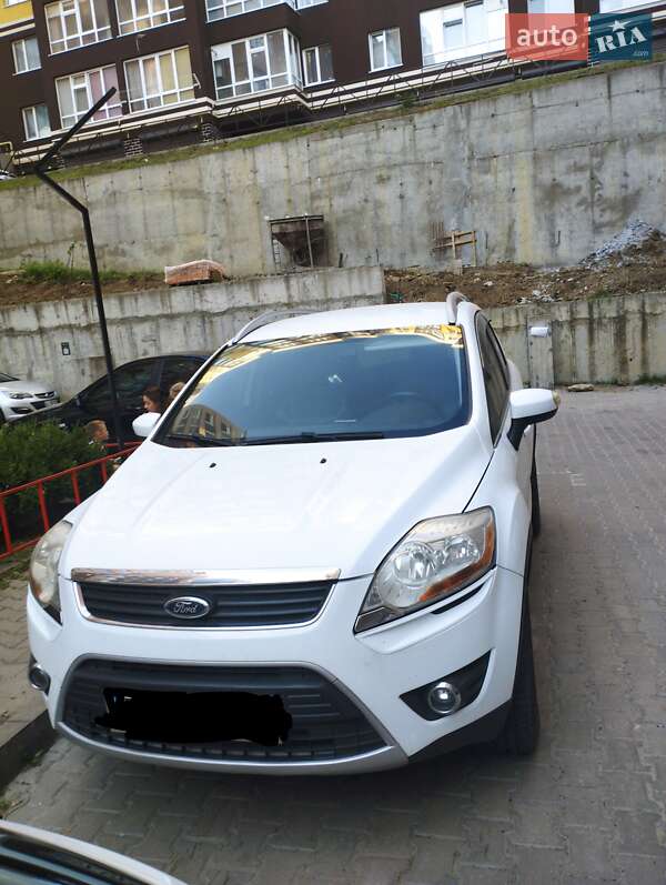 Внедорожник / Кроссовер Ford Kuga 2012 в 