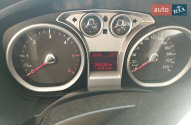 Внедорожник / Кроссовер Ford Kuga 2012 в 