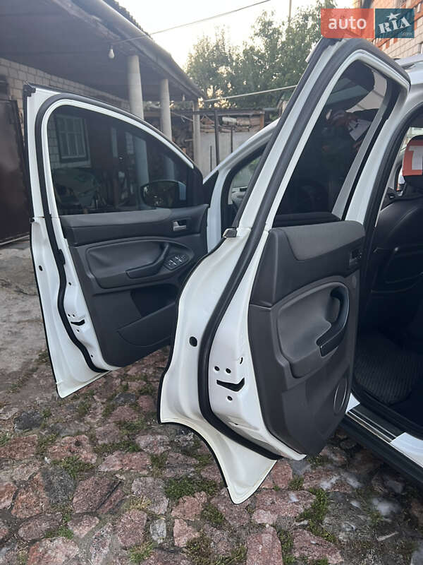 Внедорожник / Кроссовер Ford Kuga 2010 в Кобеляках