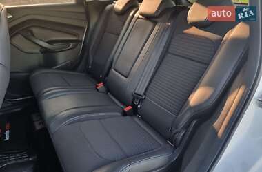 Внедорожник / Кроссовер Ford Kuga 2017 в 