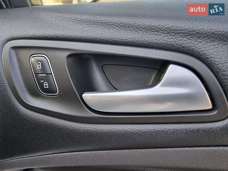 Внедорожник / Кроссовер Ford Kuga 2017 в Виннице фото 65 Внедорожник / Кроссовер Ford Kuga 2017 в Виннице